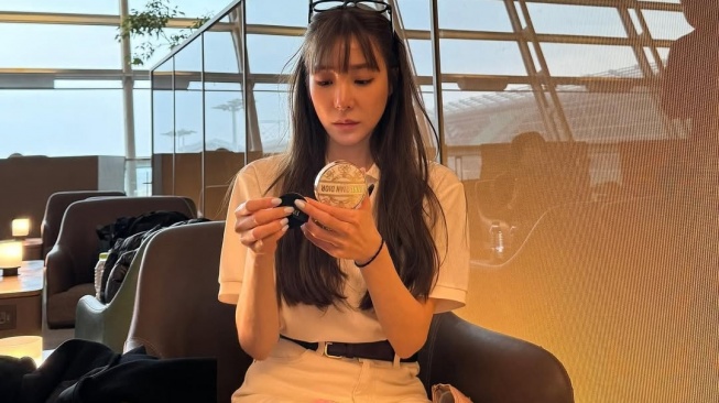 Outfit Tiffany SNSD (IG/@tiffanyyoungofficial)