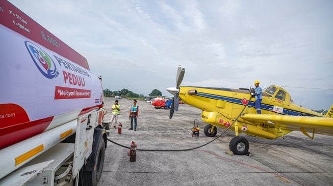 Dirut Pertamina Kawal Pengiriman BBM ke Bener Meriah Lewat Jalur Udara
