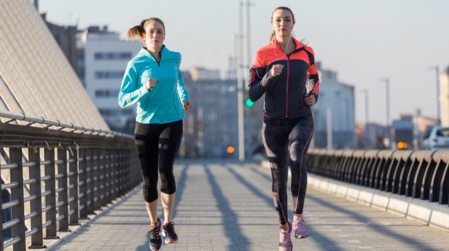 5 Sunscreen Tahan Air dan Keringat untuk Pelari agar Kulit Tidak Belang