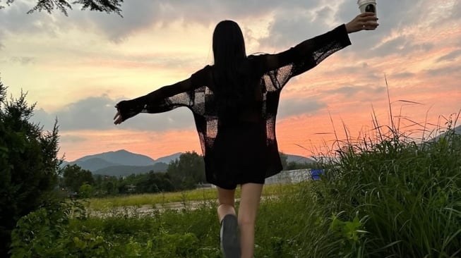 Outfit Tiffany SNSD (IG/@tiffanyyoungofficial)