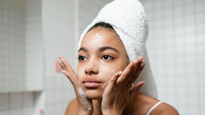 5 Rekomendasi Sabun Muka Wardah untuk Usia 50 Tahun Ke Atas