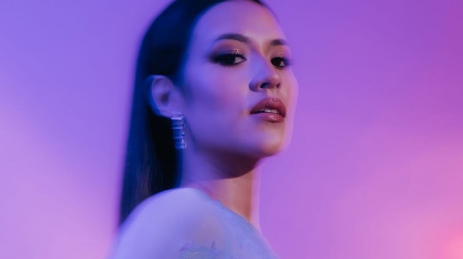 Tampil usai Ibu Meninggal, Raisa Terisak di Panggung: Ini Hal Terberat yang Pernah Aku Alami