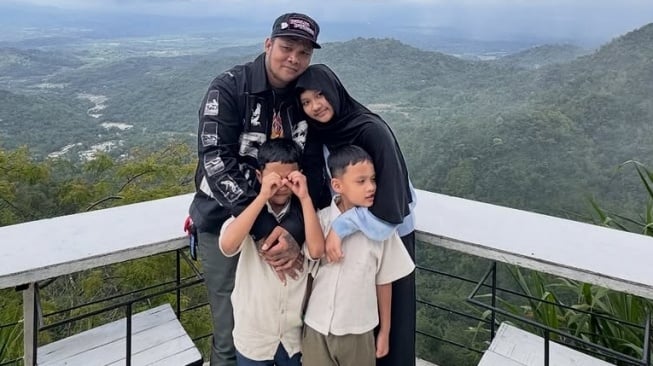 Virgoun Berniat Ambil Hak Asuh Anak dari Inara Rusli, Malah Dicibir: Awalnya dari Elu