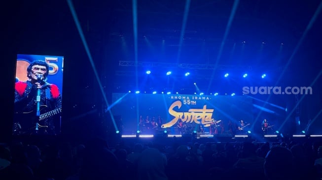 Konser Rhoma Irama di Stadion International Velodrome, Jakarta Timur pada Sabtu, 13 Desember 2025. [Suara.com/Rena Pangesti]
