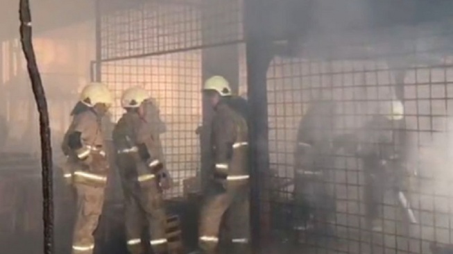 Toko Plastik Simpan Karbit Diduga Sumber Api Kebakaran Pasar Induk Kramat Jati