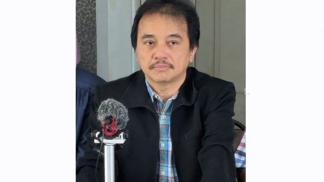 Roy Suryo Bawa Ijazah UGM Asli ke Polda Metro, Klaim Punya Jokowi Tidak Presisi