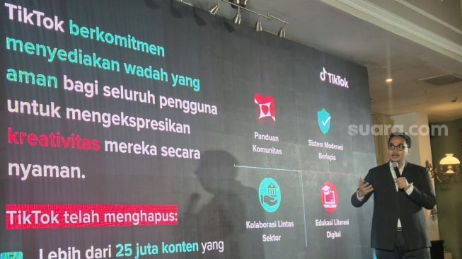 Head of Public Policy and Government Relations TikTok Indonesia, Hilmi Adrianto dalam jumpa pers TikTok Safety Wrap Up 2025, Jakarta, Selasa (16/12/2025). [Suara.com/Dythia]