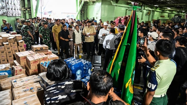 Bantuan Logistik Kementan-Bapanas Tiba di Belawan, Bobby Nasution: Penyemangat Pascabencana di Sumut