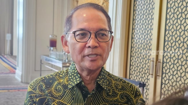 Kepala Eksekutif Pengawas PPDP OJK, Ogi Prastomiyono di Jakarta, Senin (15/12/2025). [Suara.com/Rina]