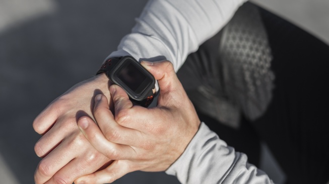 6 Jam Tangan dengan GPS dan Pemantau Jantung untuk Aktivitas Olahraga