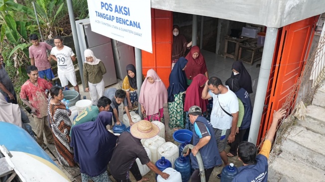 LAZ Al Azhar dan Jaringan Sekolah YPI Gerak Cepat Pulihkan Sumatera Pasca Bencana