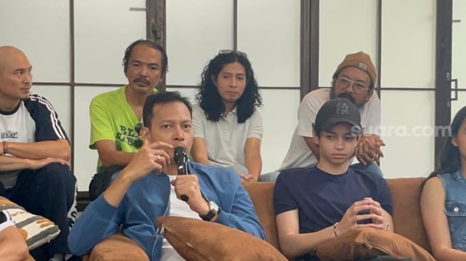 Konferensi pers film Bapakmu Kiper di Karang Tengah, Tangerang pada Selasa, 16 Desember 2025. [Suara.com/Rena Pangesti]