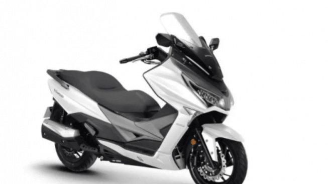 Skutik Bongsor 250cc Seharga NMAX, Honda Forza Bisa Ketar-Ketir Seketika (2banh.vn)