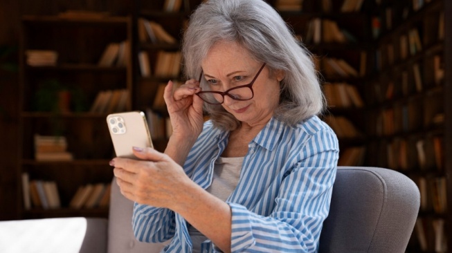 5 Rekomendasi HP Murah Spek Dewa untuk Lansia: RAM Lega, Layar Besar