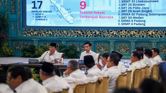 Prabowo Pimpin Sidang Kabinet, Prioritaskan Penanganan Bencana dan Kesiapan Nataru