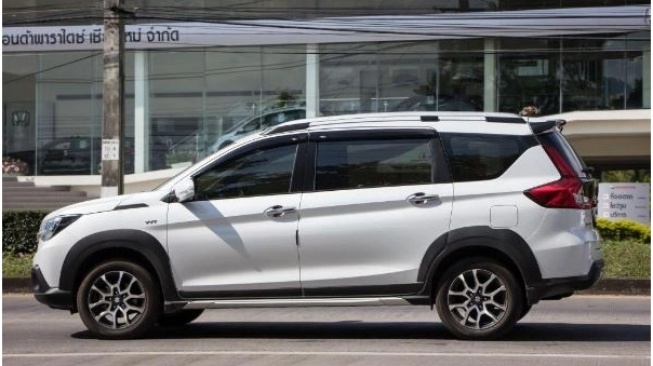 Berapa Pajak Mobil Bekas Suzuki XL7 Hybrid? Intip Harganya sebelum Beli