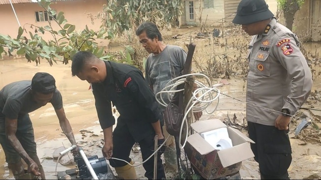 Atasi Krisis Air, Brimob Polri Targetkan 100 Titik Sumur Bor untuk Warga Aceh Tamiang