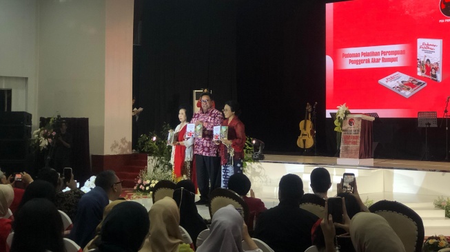 Soroti Bencana Sumatra, Rano Karno: Jakarta Kirim Bantuan Lewat Kapal TNI AL