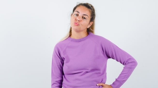 Ilustrasi perut buncit (Freepik/8photo)