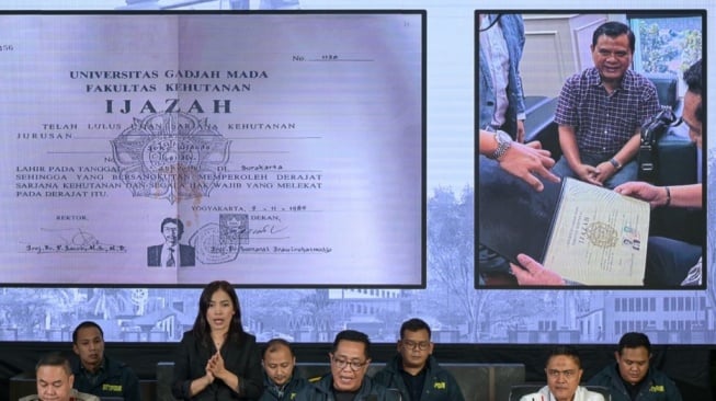 Bagaimana Awal Mula Ijazah Jokowi Dituduh Palsu?