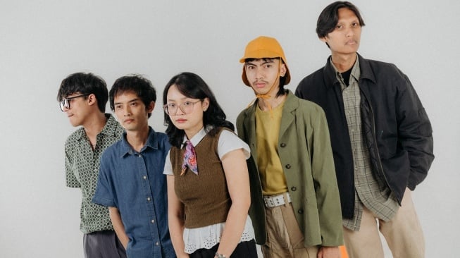 Band Starrducc merilis album mini berjudul Starrducc III melalui label Jepang P-VINE. [Instagram]