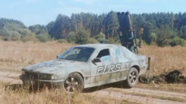Sedan Mewah BMW E38 Jadi Senjata di Perang Ukraina-Rusia (Carscoops)