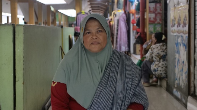 Ketua Lantai 2 Pengurus Paguyuban Buruh Gendong Pasar Beringharjo, Isah Ponirah (Suara.com/Zidan)