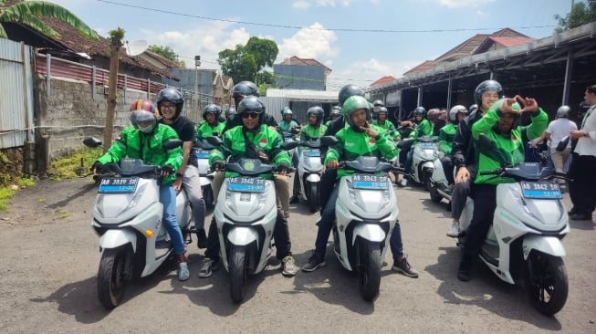 Era Baru Ojol Dimulai! Grab, ALVA dan AIZEN Turunkan 250 Motor Listrik, Isi Baterai Secepat Kilat (Suara.com/Gagah Radhitya)