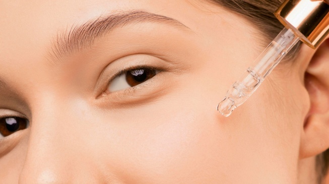 Tips Memilih Serum Vitamin C yang Maksimal Atasi Kulit Kusam, Cek 4 Rekomendasinya!