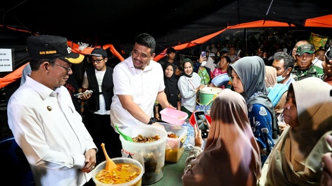 Bobby Nasution Berikan Pelayanan ke Masyarakat Korban Bencana Hingga Dini Hari