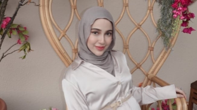 3 Inspirasi OOTD Hijab ala Miskah Shafa: Rahasia Tampil Elegan dan Nyaman!