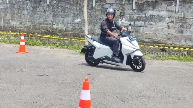 Pesona Motor Listrik ALVA N3: Fast Charging Cuma 30 Menit, Biaya Langganan Baterai Mulai Rp150 Ribu
