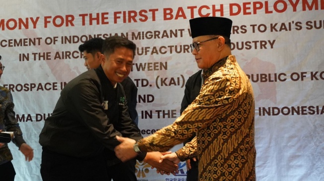 Menteri Mukhtarudin Lepas 12 Pekerja Migran Terampil, Transfer Teknologi untuk Indonesia Emas 2045
