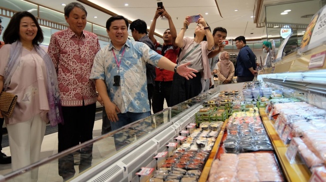 Food Street Baru di Aeon Pakuwon Mall Suguhkan Sushi Geprek dan Menu Spicy Fusion yang Bikin Nagih!