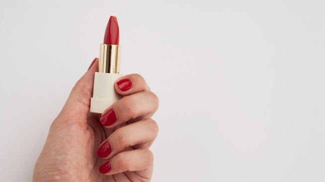 7 Rekomendasi Lipstik untuk Usia 40 Tahun ke Atas, Cocok Jadi Hadiah Hari Ibu