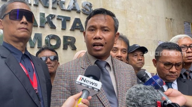 Bandingkan Kasus Brigadir J, Roy Suryo Cs Minta Uji Labfor Independen Ijazah Jokowi di UI atau BRIN!