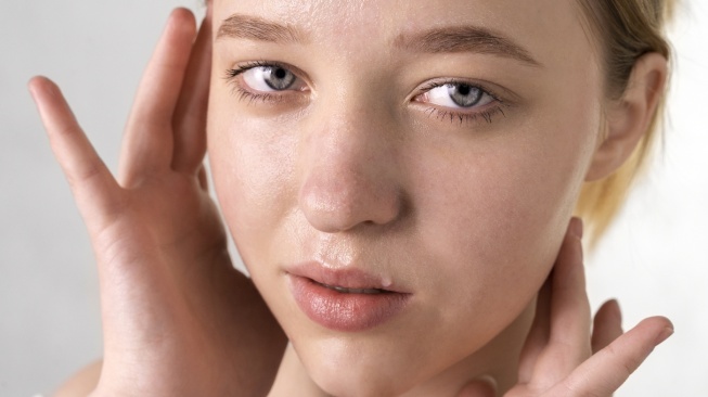 6 Skincare yang Harus Dihindari Kulit Berminyak, Pemicu Jerawat dan Komedo