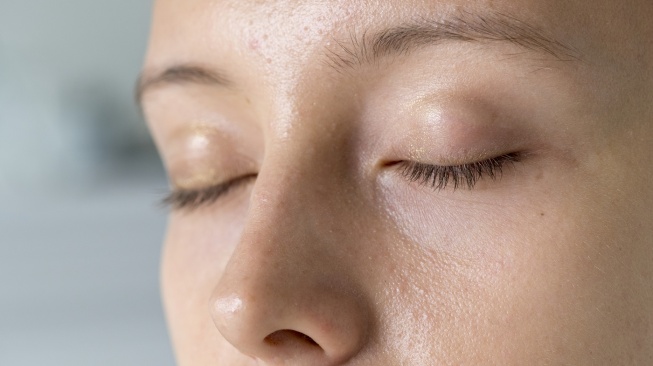 Ilustrasi kulit berminyak (Freepik/rawpixel.com)