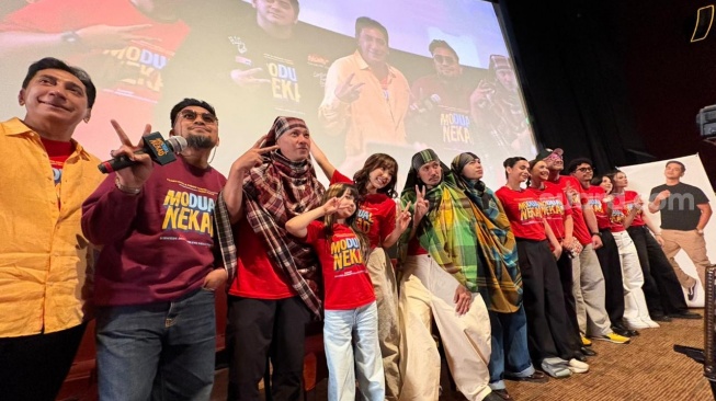 Konferensi pers film Modual Nekad di kawasan Kuningan, Jakarta Selatan pada Senin, 22 Desember 2025. [Suara.com/Tiara Rosana]