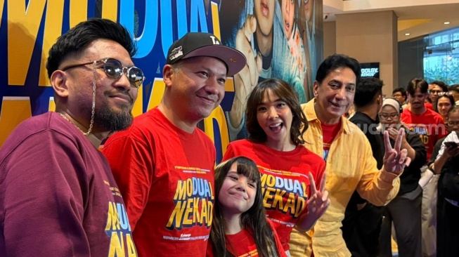 Konferensi pers film Modual Nekad di kawasan Kuningan, Jakarta Selatan pada Senin, 22 Desember 2025. [Suara.com/Tiara Rosana]