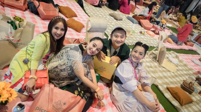 Bawa Nuansa Korea ke Dalam Ruangan, Hesti Purwadinata Sukses Gelar Piknik Indoor Pertama di Jakarta