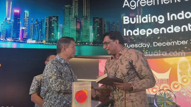 Indosat gandeng Arsari dan Northstar Group bangun FiberCo, Jakarta, Selasa (23/12/2025). [Suara.com/Dythia]
