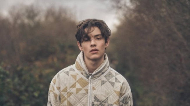 Isu Putus Makin Santer, Intip Profil Louis Partridge Kekasih Olivia Rodrigo