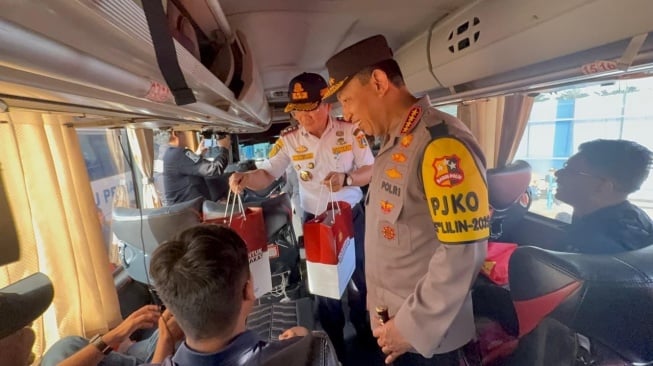 Kapolri Minta Pengemudi Bus Tak Paksakan Diri Saat Mudik Nataru