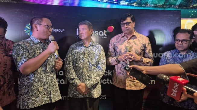 Indosat gandeng Arsari dan Northstar Group bangun FiberCo, Jakarta, Selasa (23/12/2025). [Suara.com/Dythia]