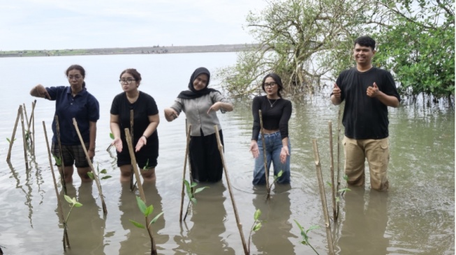 Mangrove sebagai Benteng Alam di Pantai Baros