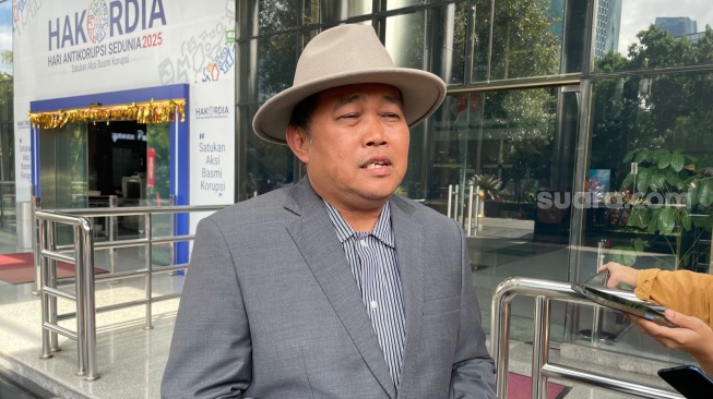 Boyamin Datangi Dewas KPK, Pertanyakan Bobby Nasution Tak Diperiksa Kasus Pembangunan Jalan Sumut