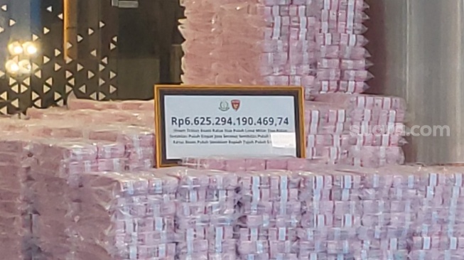 Gunungan Uang Rp6,6 Triliun Dipamerkan di Kejagung, Hasil Denda dan Rampasan Korupsi Kehutanan