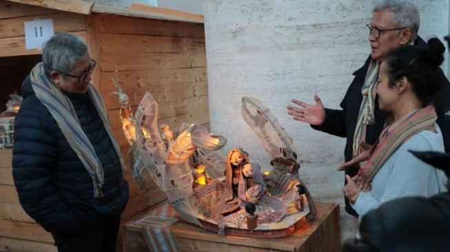 Kain, Iman, dan Harapan: Perjalanan Karya Seniman Jogja hingga Panggung Natal Vatikan