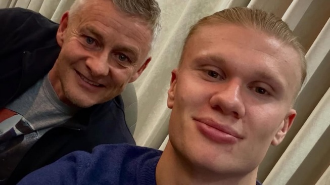 Erling Haaland Berguru ke Legenda Manchester United